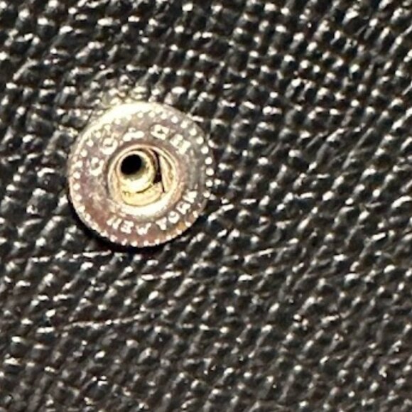 COACH Cross Grain Leather Medium Corner Zip Wallet Such Amazing Condition! EUC - Picture 5 of 16